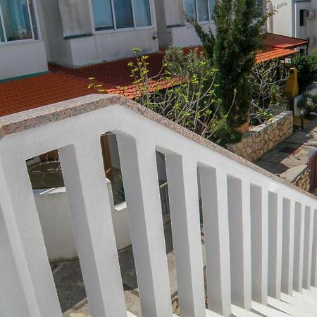 Lada Apartmani Novalja Eksteriør bilde