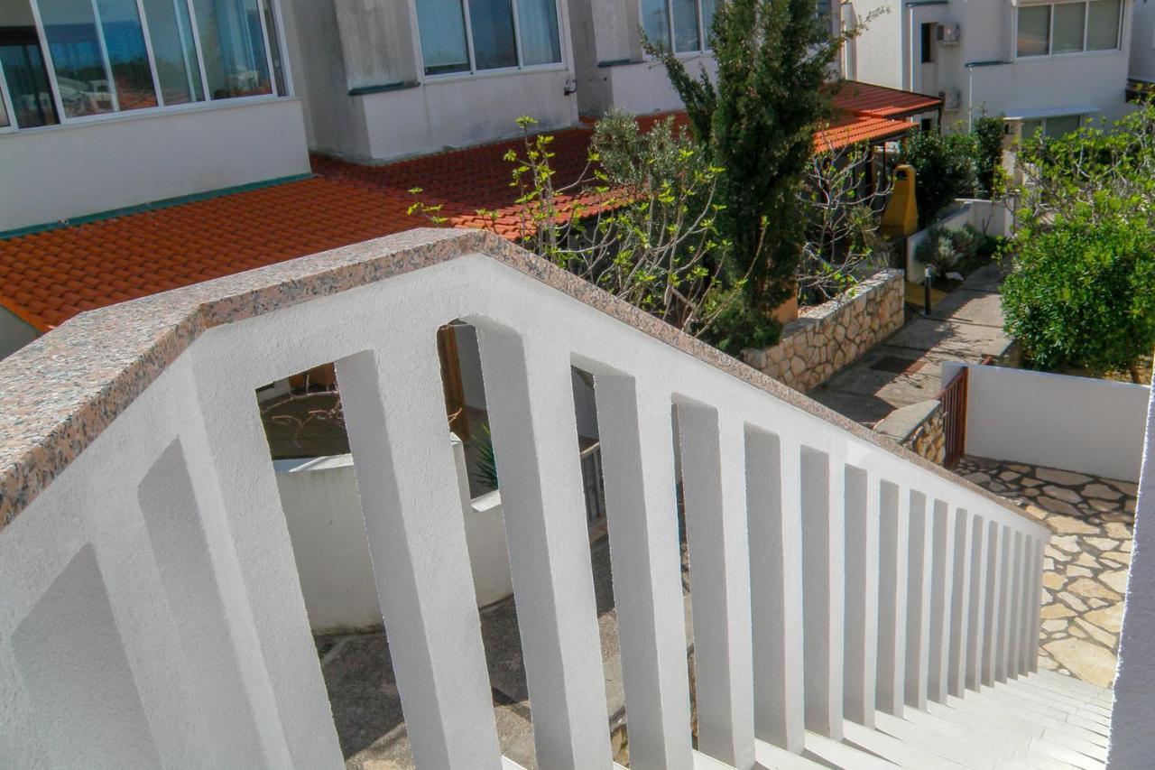 Lada Apartmani Novalja Eksteriør bilde